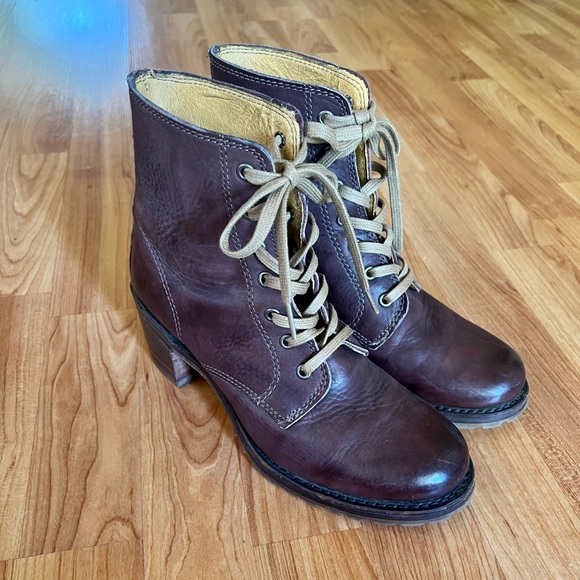 Frye Sabrina Lace Up Ankle Boots - Picture 2 of 13